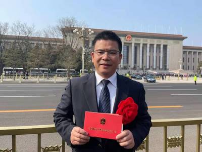 全国脱贫攻坚先进个人熊劲松:打造一支“永不走的帮扶队”